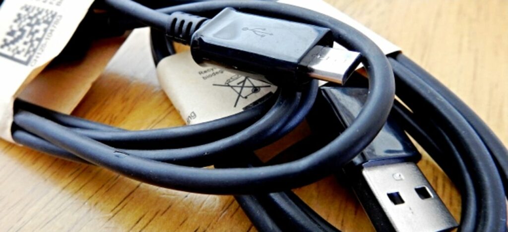are there any risks in using y cables with usb peripheral devices 00